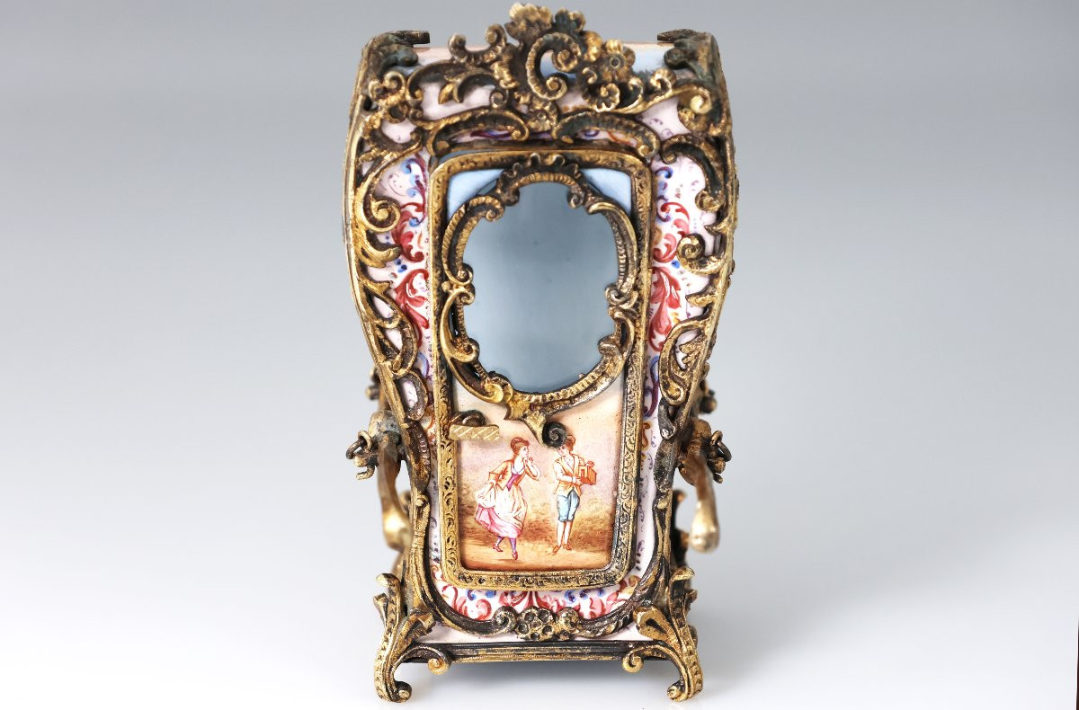 Portantina in argento dorato e smalti policromi. Vienna, fine XIX secolo-photo-2