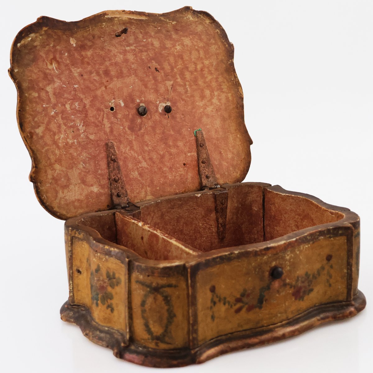 Scatola puntaspilli in legno laccato in policromia a fiori. Venezia, XVIII secolo-photo-2