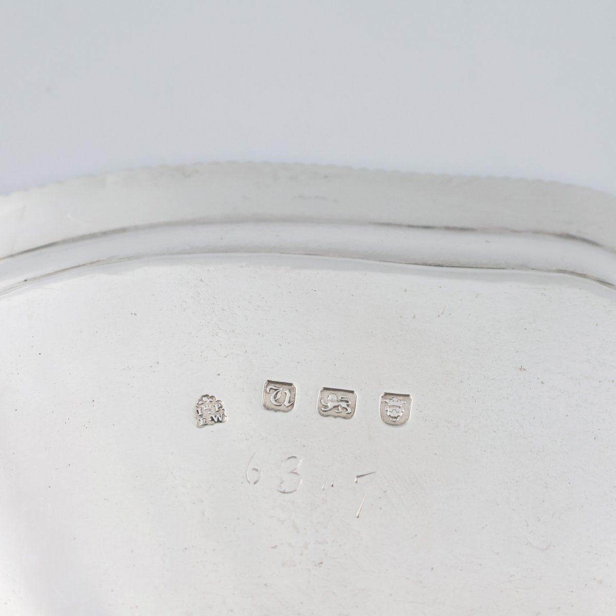 Salver in argento sterling Giorgio III, John Parker & Edward Wakelin, Londra, 1775-photo-4