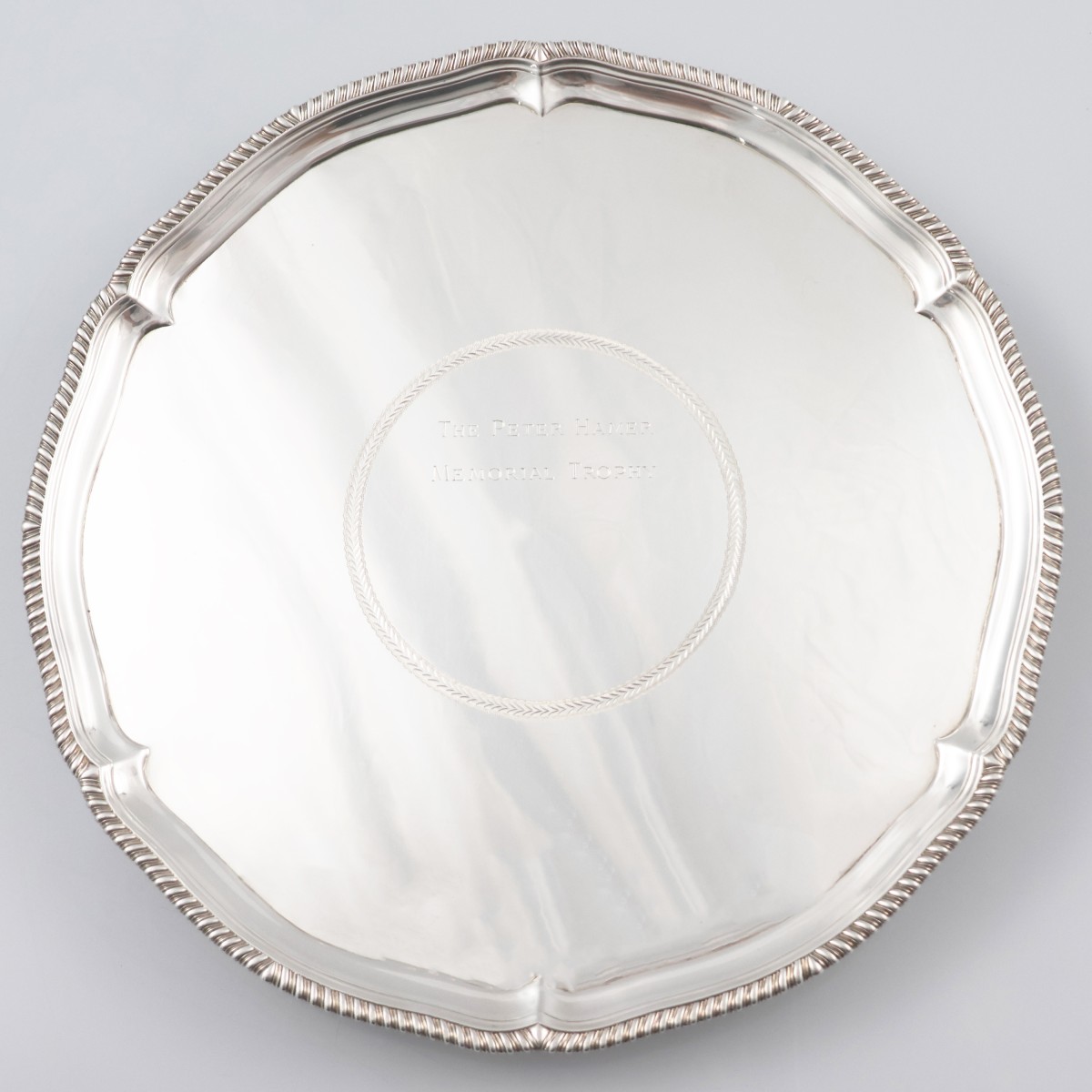 Salver in argento sterling Giorgio III, John Parker & Edward Wakelin, Londra, 1775