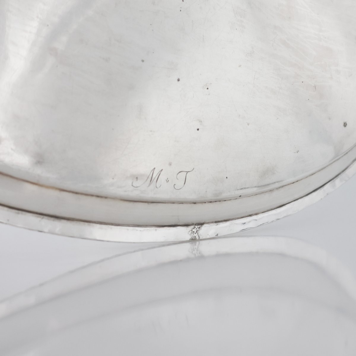 Vassoio biansato in argento fuso e sbalzato, Zuan Piero Grappiglia, Venezia, XVIII secolo-photo-2