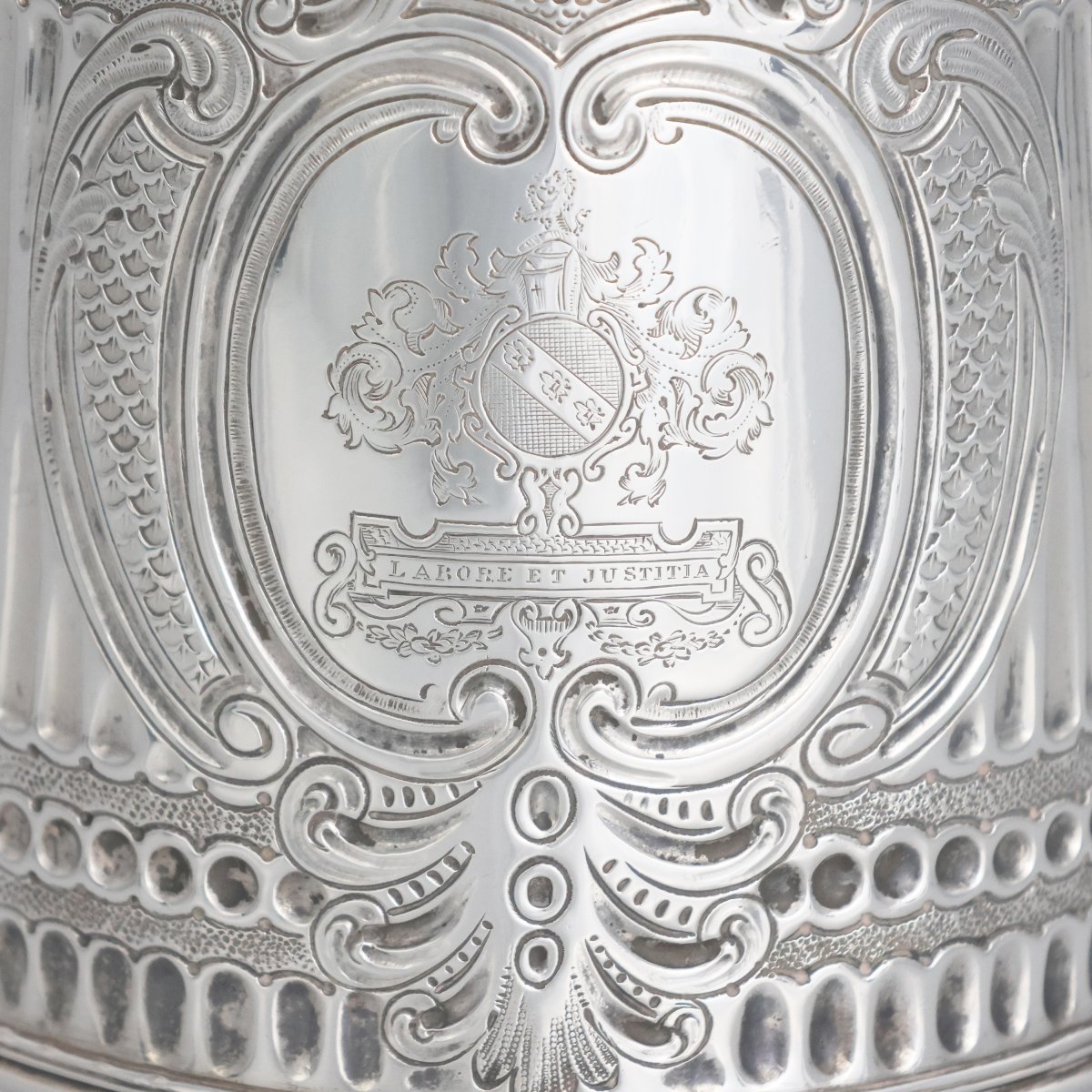 Tankard in argento sterling Carlo II, John Ruslen, Londra, 1680-photo-3