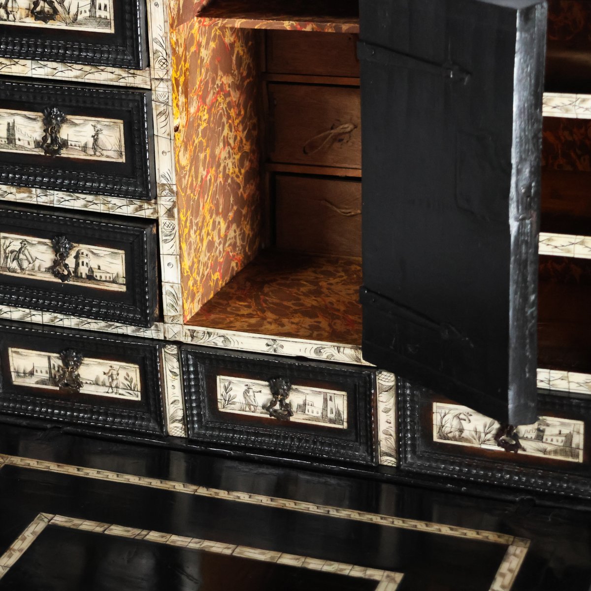 Stipo monetiere in legno ebanizzato e formelle in avorio, XVII-XVIII secolo-photo-4