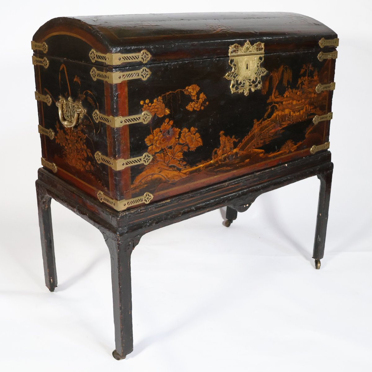 Baule in legno laccato, decorato con scene a chinoiseries, Inghilterra, XVIII-XIX secolo-photo-3