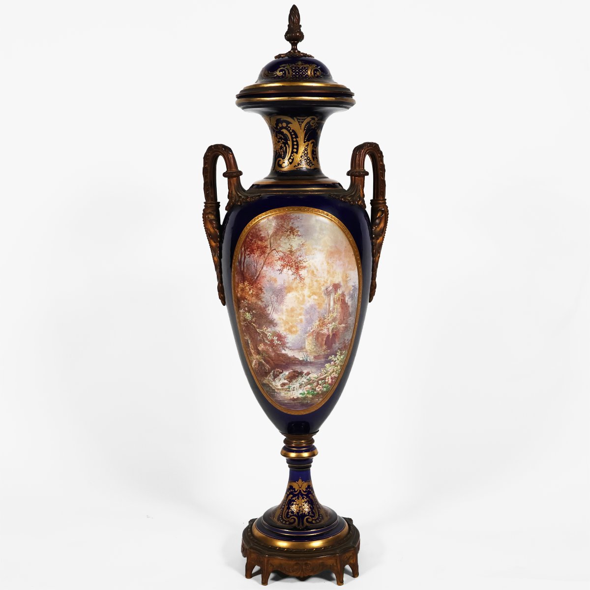 Vaso Francese nello stile di Sèvres. Dipinti firmati Poitevin. Fine XIX secolo-photo-3