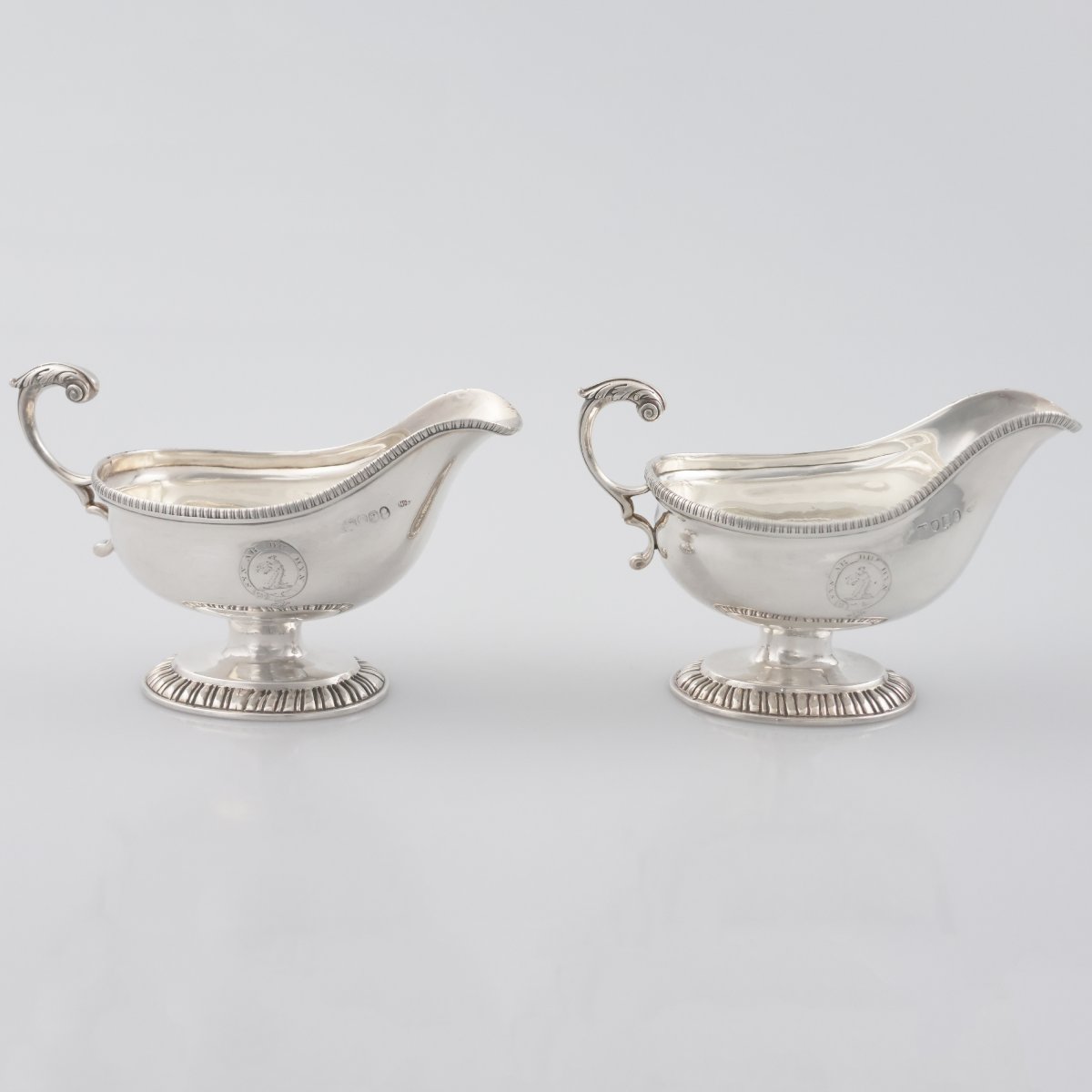 Coppia di salsiere in argento sterling Giorgio III, William Frisbee, Londra, 1810-photo-2