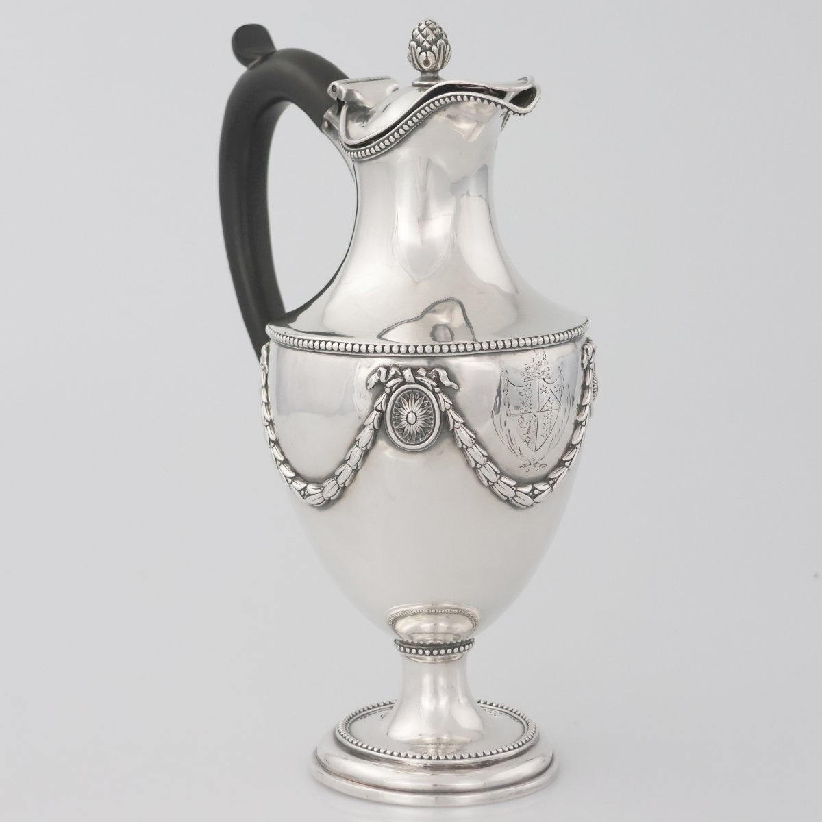 Cioccolatiera in argento sterling Giorgio II, Sebastian & James Crespell, Londra, 1774-photo-2