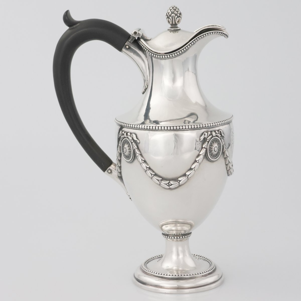 Cioccolatiera in argento sterling Giorgio II, Sebastian & James Crespell, Londra, 1774