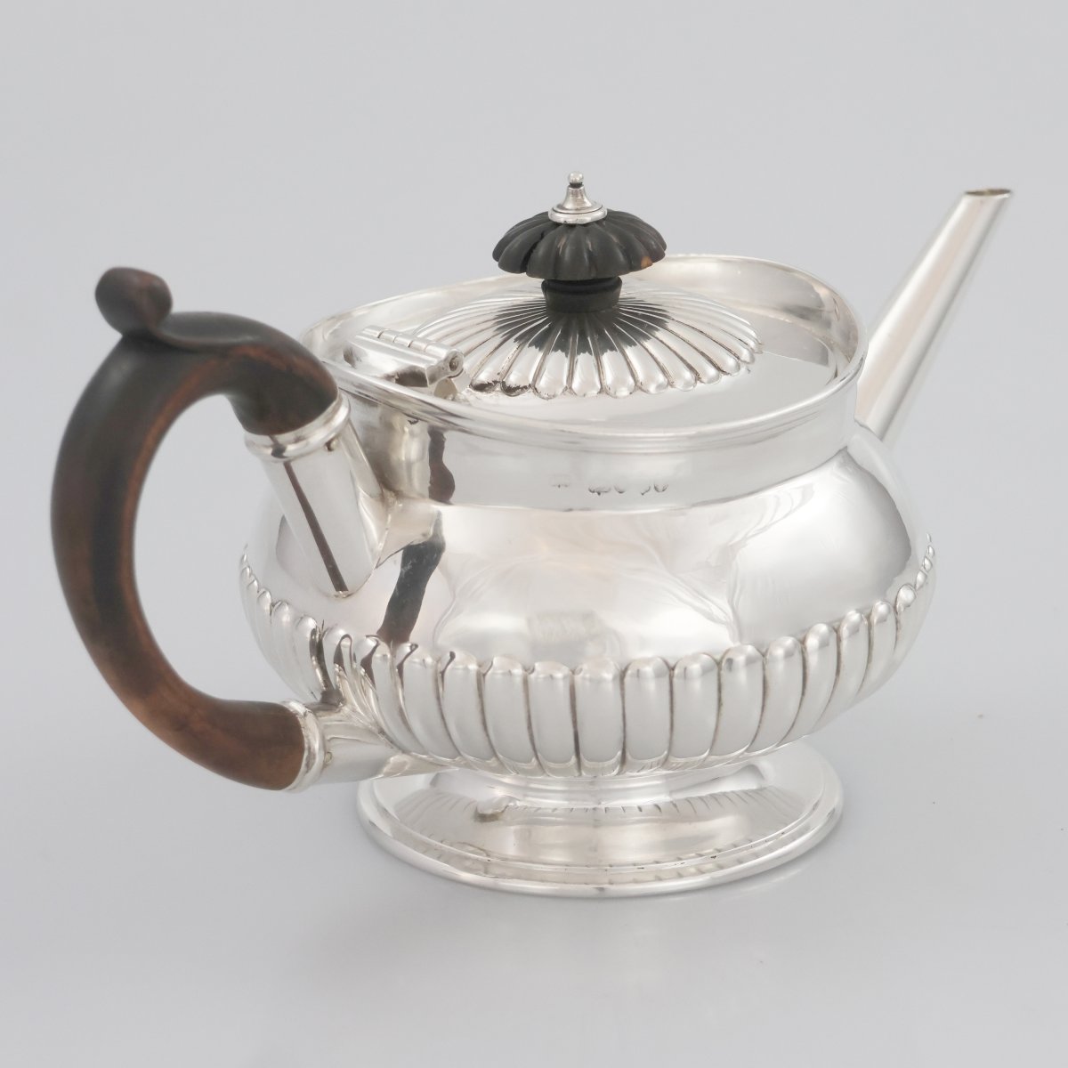 Teiera in argento sterling Guglielmo IV, Paul Storr per Storr & Mortimer, Londra, 1834?-photo-2