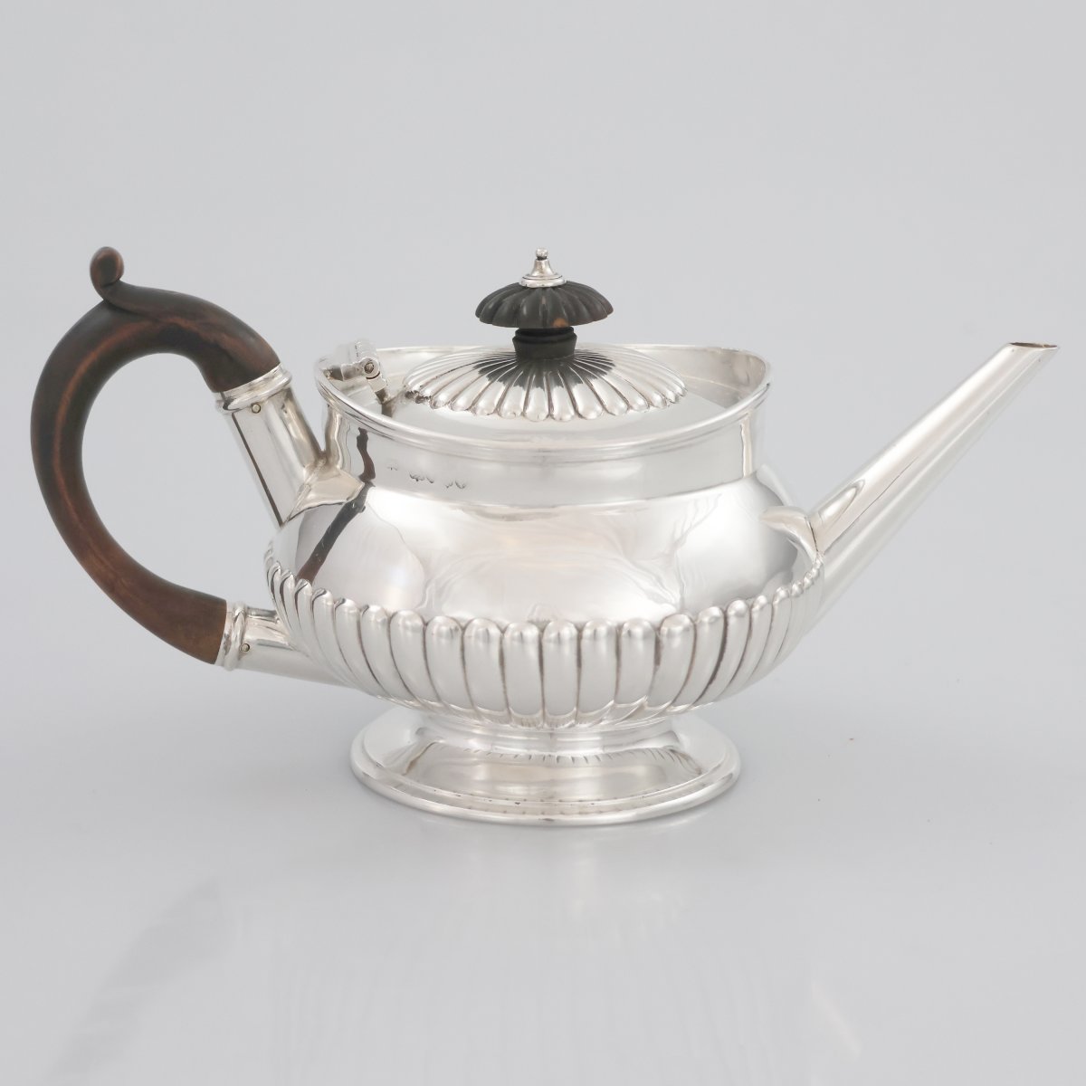 Teiera in argento sterling Guglielmo IV, Paul Storr per Storr & Mortimer, Londra, 1834?