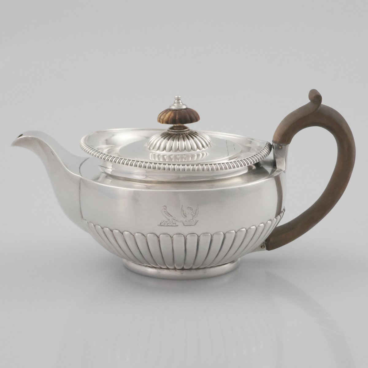 Teiera in argento sterling Giorgio III, Paul Storr, Londra, 1814-photo-2