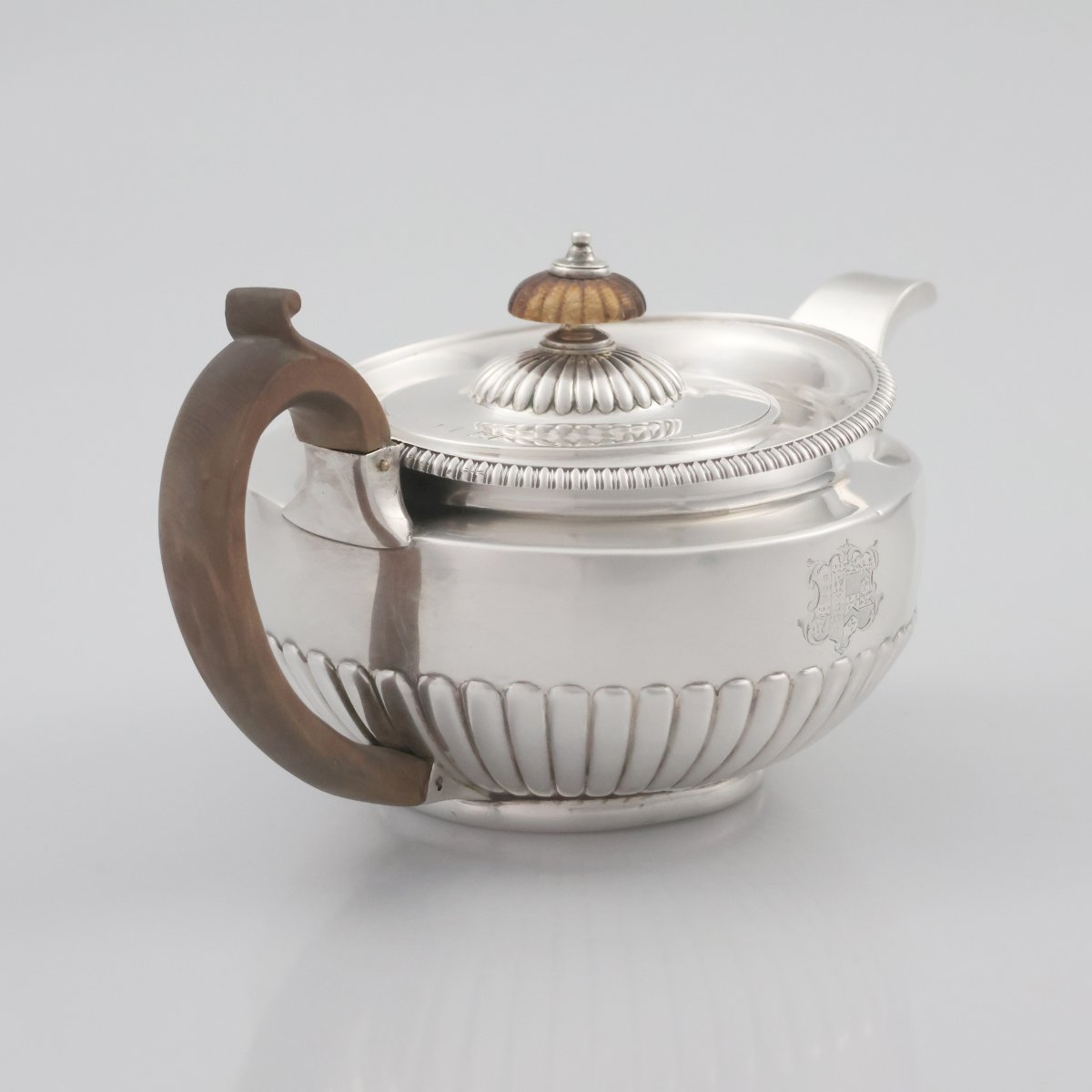 Teiera in argento sterling Giorgio III, Paul Storr, Londra, 1814-photo-3
