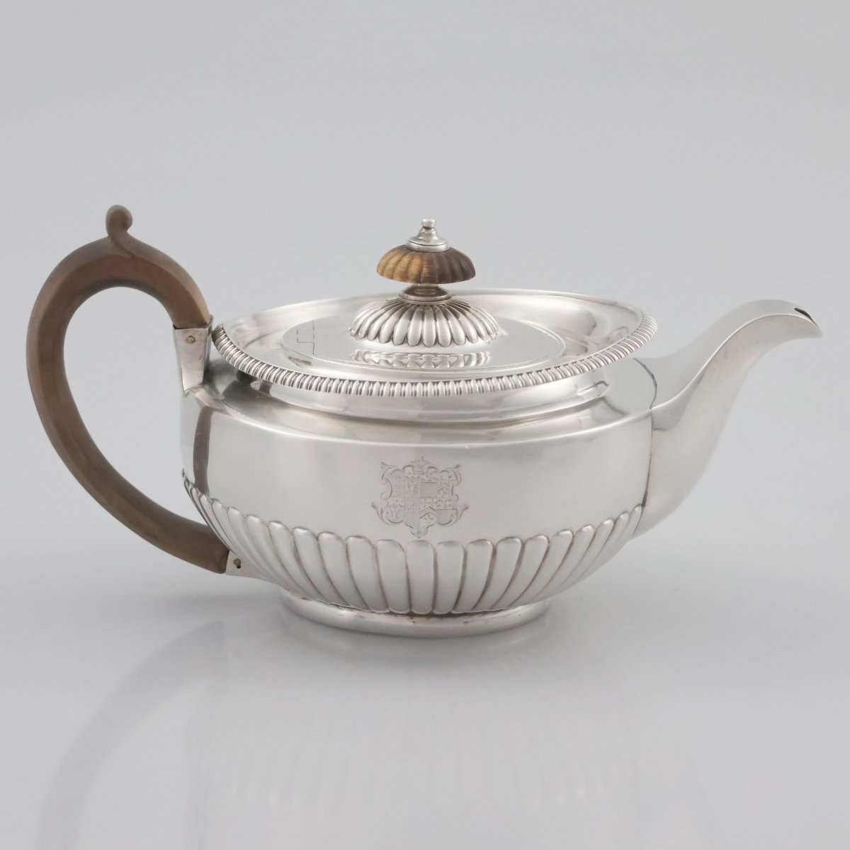 Teiera in argento sterling Giorgio III, Paul Storr, Londra, 1814