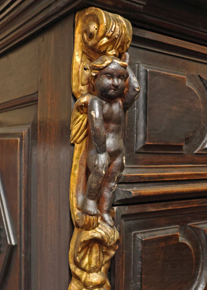 Canterano in legno di noce con lesene dorate e putti moreschi, Ducato di Mantova, XVII secolo-photo-2