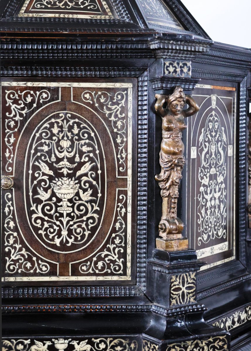 Ciborio a forma esagonale, intarsi in avorio e bronzi dorati, Italia, XIX secolo-photo-1
