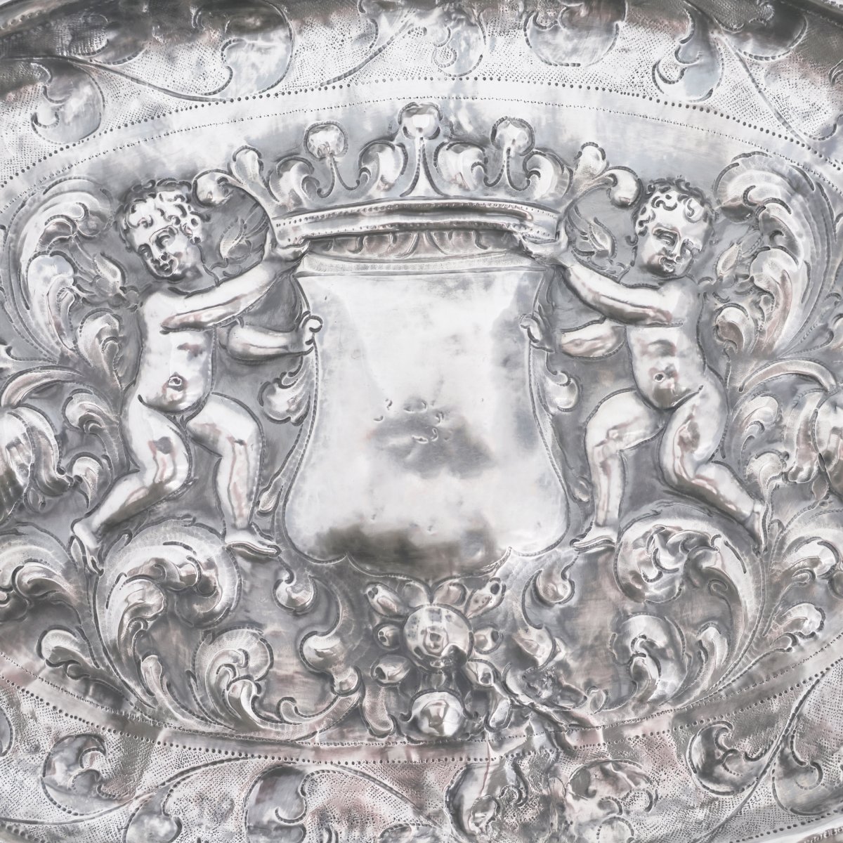 Vassoio da parata in argento. Argentiere Anzolo Castelli?, Venezia, inizi XVIII secolo-photo-1