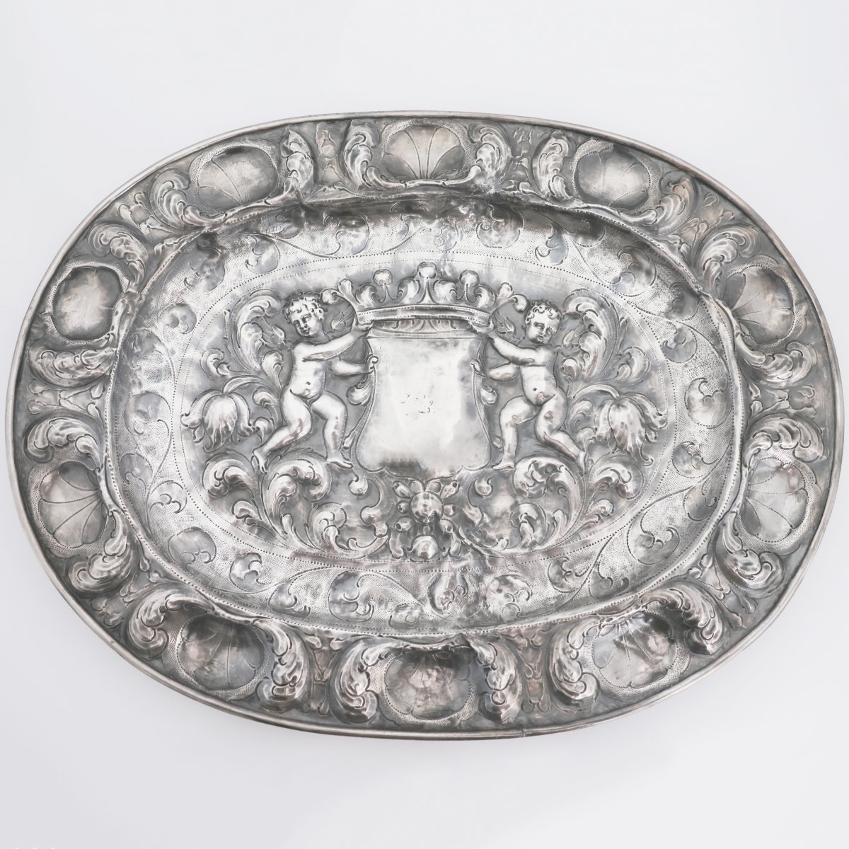 Vassoio da parata in argento. Argentiere Anzolo Castelli?, Venezia, inizi XVIII secolo