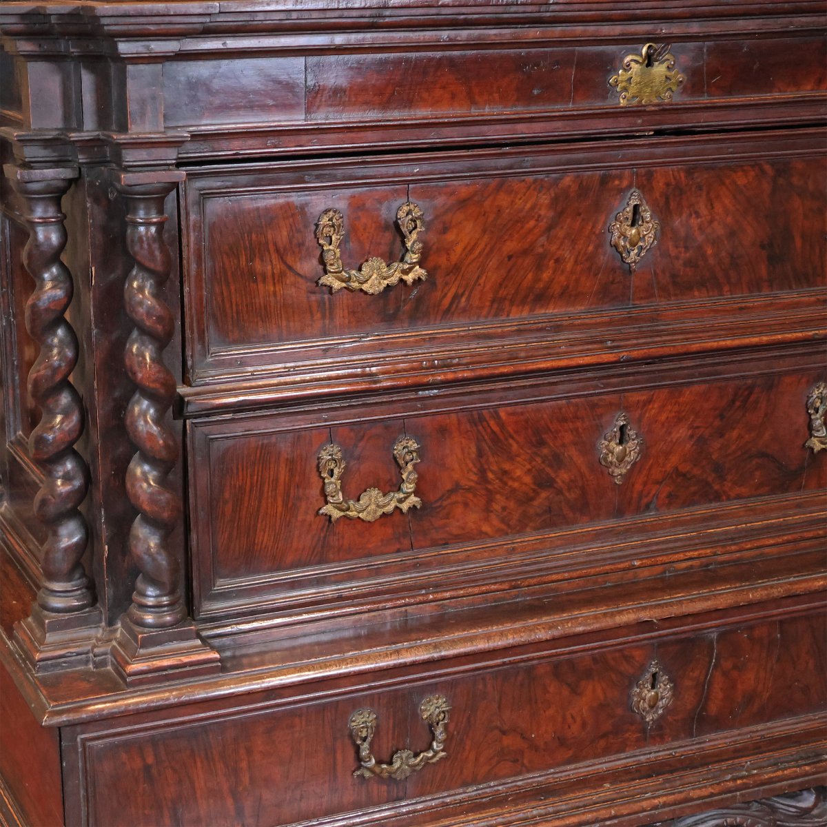 Canterano in legno di noce, colonne tortili, Stato Pontificio, seconda metà XVI secolo-photo-4