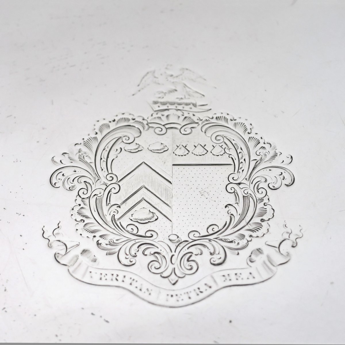 Salver in argento sterling Regina Vittoria, Daniel & Charles Houle, Londra, 1844-photo-1