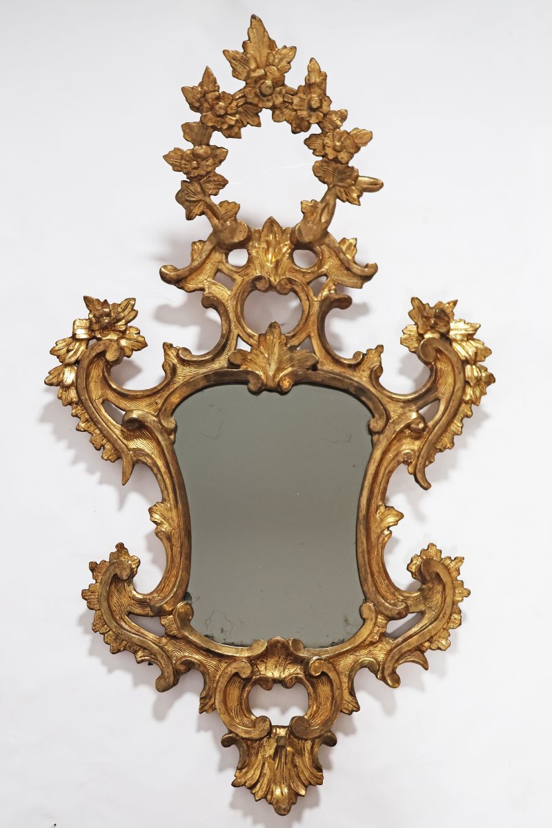 Coppia di specchiere in legno intagliato e dorato. Veneto, XVIII secolo-photo-2