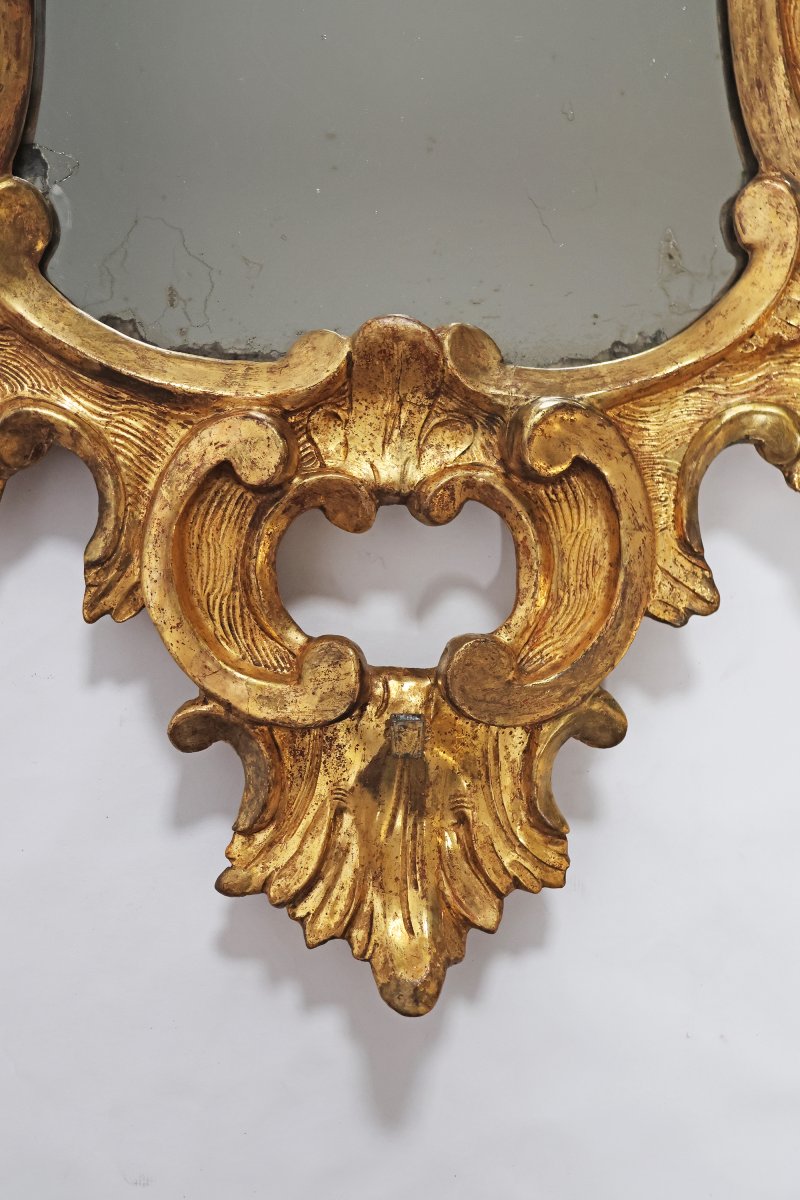 Coppia di specchiere in legno intagliato e dorato. Veneto, XVIII secolo-photo-3