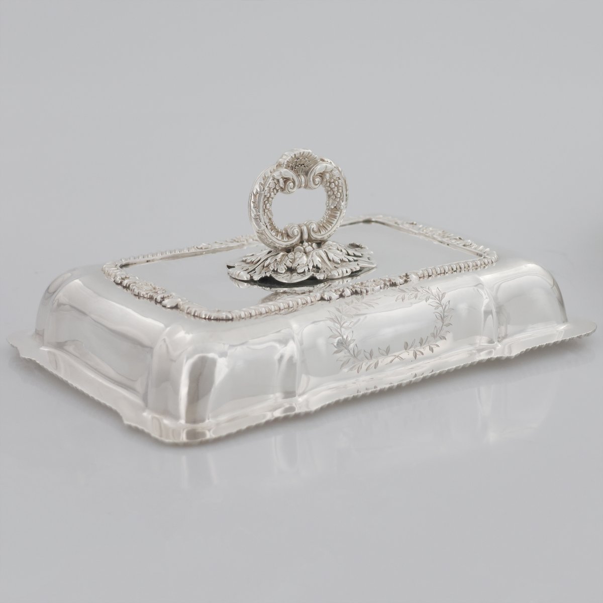Legumiera in argento sterling Giorgio IV, coperchio e manico, Paul Storr, Londra, 1821-photo-1