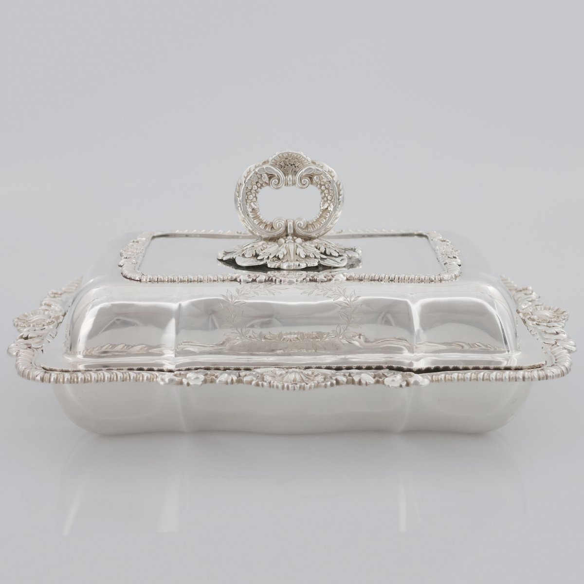 Legumiera in argento sterling Giorgio IV, coperchio e manico, Paul Storr, Londra, 1821