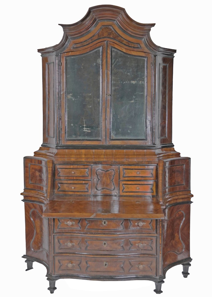 Trumeau in legno e radica di noce a forma sagomata. Lombardia, XVIII secolo-photo-2