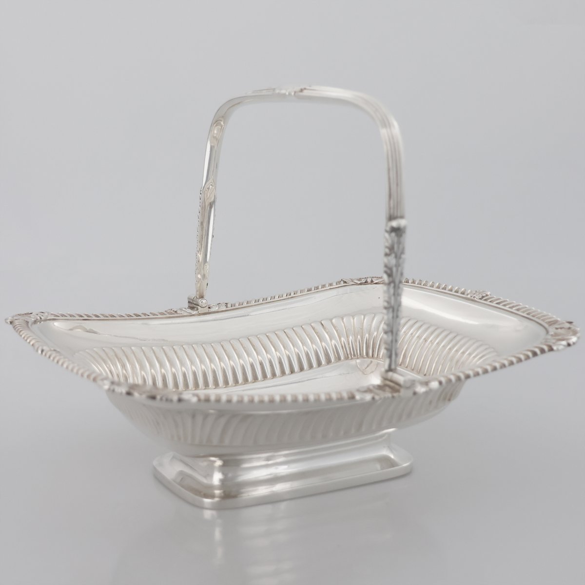 Cesto in argento sterling Giorgio III, Paul Storr, Londra, 1818-photo-2