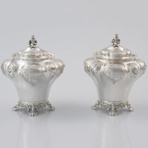 Coppia di zuccheriere con coperchi in argento Regina Vittoria, J E Terrey & Co, Londra, 1840