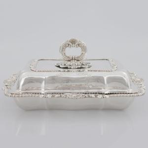 Legumiera in argento sterling Giorgio IV, coperchio e manico, Paul Storr, Londra, 1821