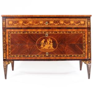 Comò lastronato e finemente intarsiato in legni vari, Lombardia, fine XVIII secolo