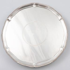 Salver in argento sterling Giorgio III, John Parker & Edward Wakelin, Londra, 1775