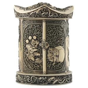 Tempio in avorio. All'interno divinità Buddhista con Drago. Giappone, Periodo Meiji, 1868-1912