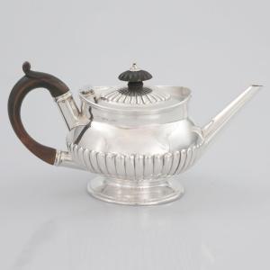 Teiera in argento sterling Guglielmo IV, Paul Storr per Storr & Mortimer, Londra, 1834?