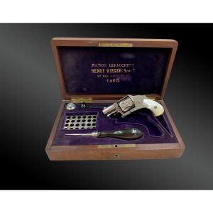 Luxury Bulldog Revolver Box. Lefaucheux House; H. Rieger Succ. Collar. I. Gates. France XIXth