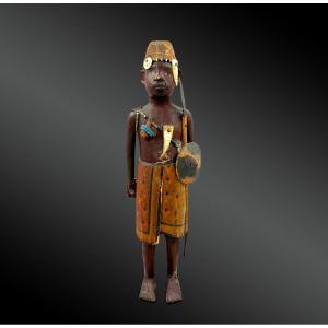 Statuette Depicting A Sakalava Or Bara Warrior - Merina Culture, South Africa - 20th Century