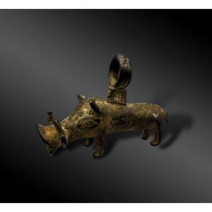 Amulet Pendant Depicting A Warthog - Edo Culture?, Nigeria - First Half Of The 20th Century 