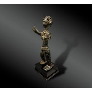 Standing Female Statuette - Niger Valley - 19th Century Or Earlier