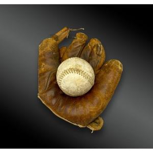 Pocret Gripper Baseball Glove - United States - 20th Century