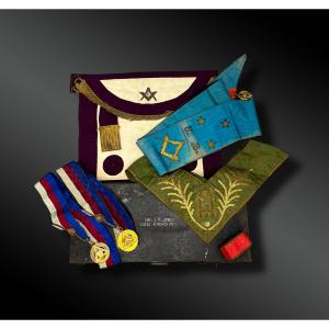 Carrying Box With Masonic Attributes - United Kingdom - 19th Century