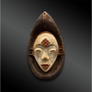 Okuyi Anthropomorphic Mask - Punu/lumbo Culture, Southern Gabon - First Half Of The 20th Century