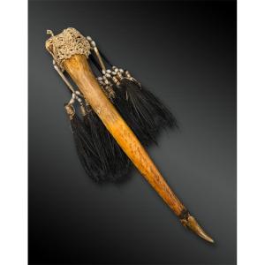 Dague Asmath Culture, Papua Casoar Bone, Plant Fibers And Seeds H.: 39 Cm (slight Acc)