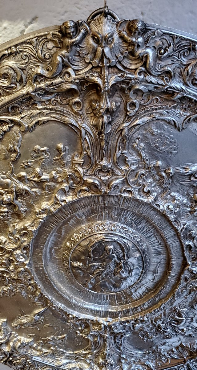 Piatto di decorazione in bronzo argentato-photo-1