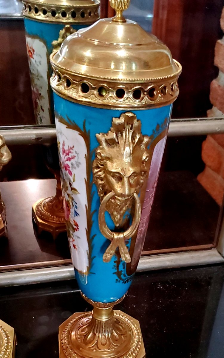 Vasi in Porcellana e bronzi dorati manifattura Francese di Sevres,epoca Napoleone III -photo-1