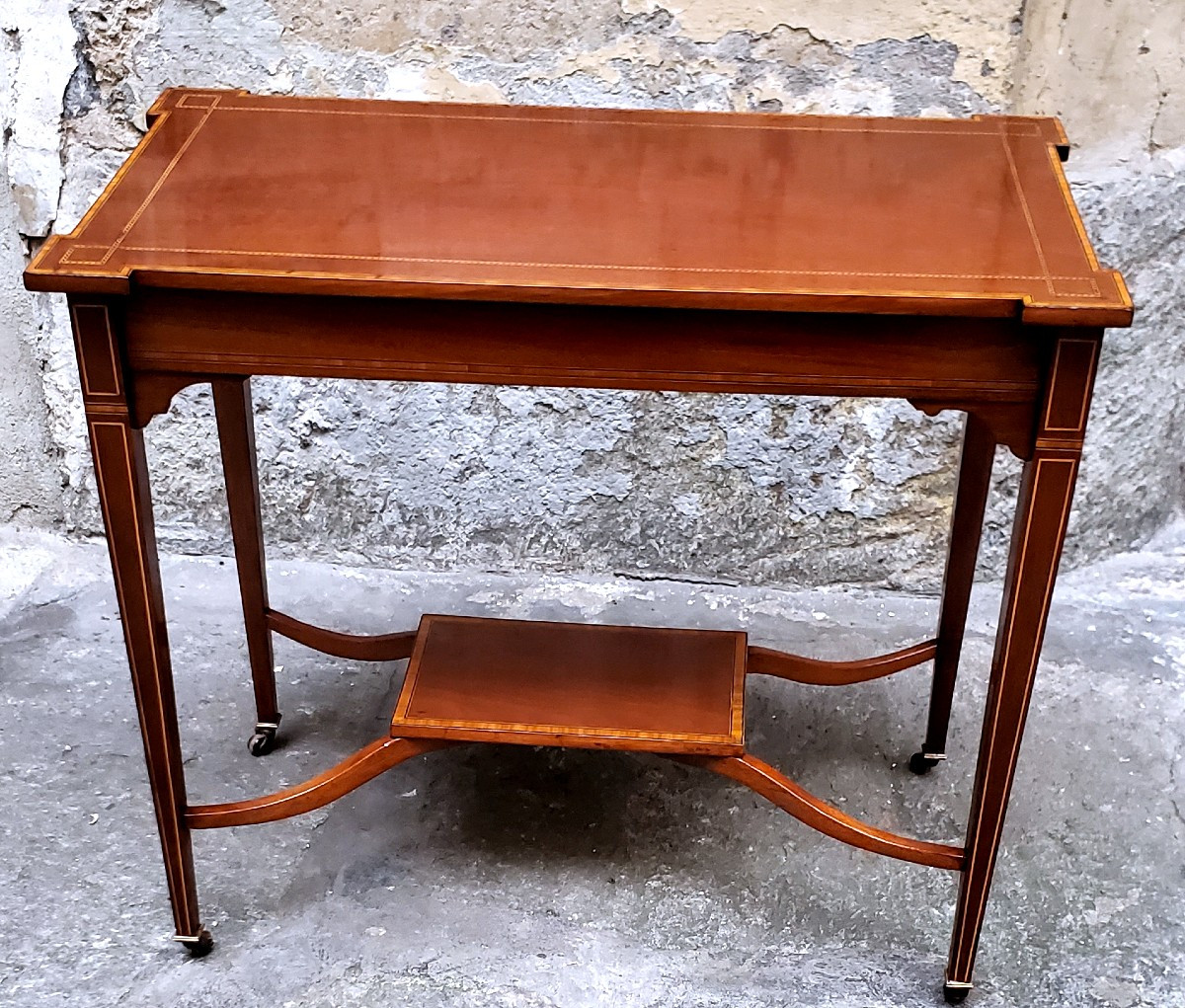  Antico tavolino Inglese in Mogano ,intarsiato in legno di satinwood ,epoca 1840 circa 