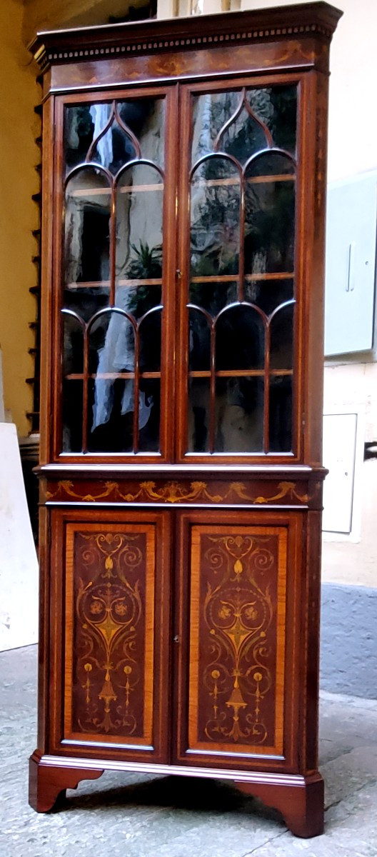 Angoliera Inglese epoca seconda metà 1800  intarsiata in satinwood , e bosso 