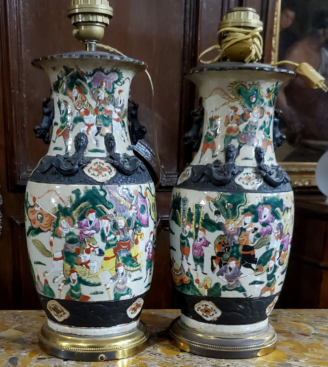 2 Vasi in porcellana Cinesi dinastia Quing ,epoca fine 1800 .