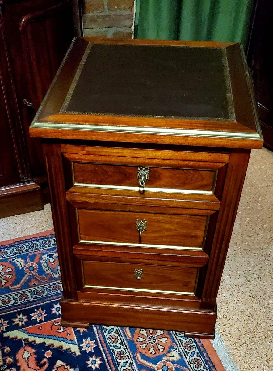 mobile porta documenti ,o comodino Napoleone III in legno di mogano 