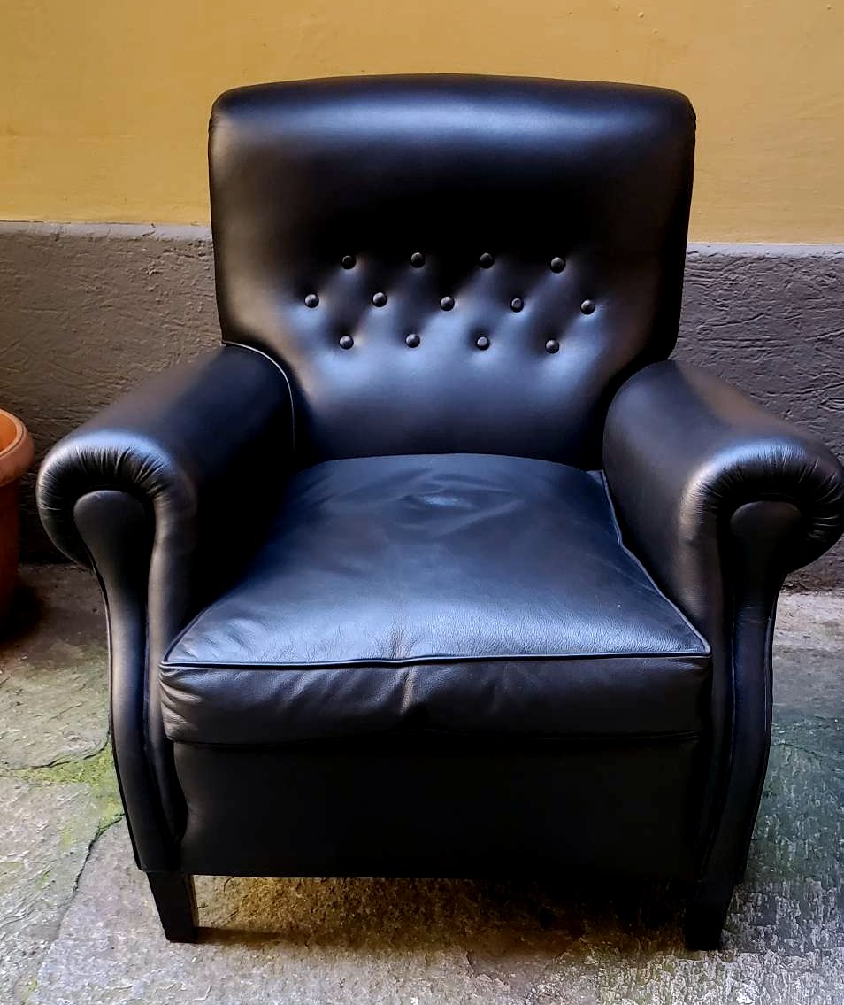 2 poltrone 1 pouf , Frau anni 1970 ,in vera pelle nera -photo-2
